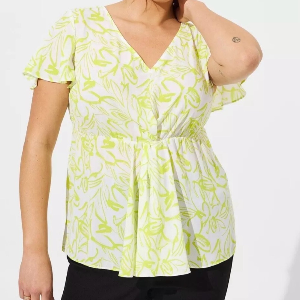 Torrid‎ Georgette Twist Surplice Flutter Sleeve Blouse 2X Lime Green Babydoll
